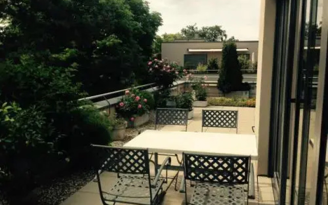 AVLiving City Flat Basel with Roof Garden