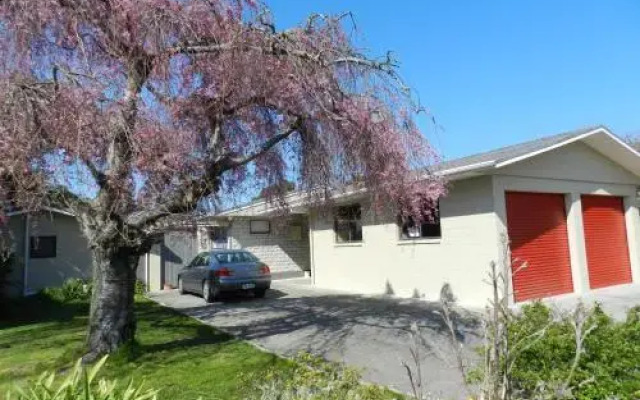 Fairway View Apartment - Motueka & Studio @14