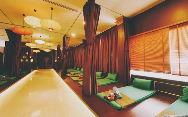Golden Dragon Suvarnabhumi Hotel