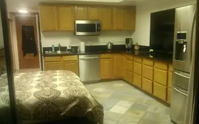 Waikiki Beach Apartment #225
