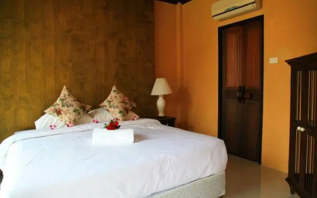 Ruen Parichart Tropical Resort