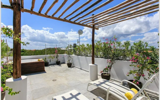 Infinito Penthouse 201 by RedAwning