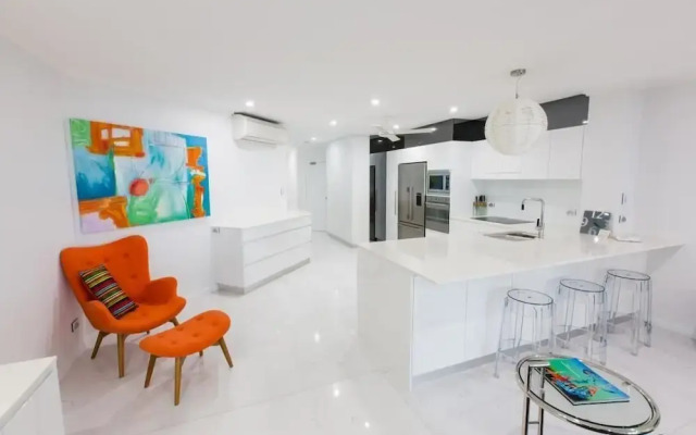 603 On The Beach - Luxury Apartment