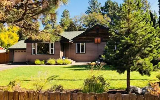 Midtown Bungalow - 3 Br Home