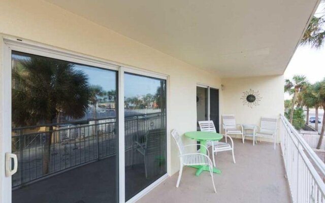 #108 Madeira Norte - 2 Br condo by RedAwning