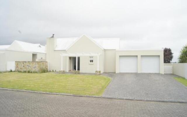 Trafford Cottage on Kingswood Golf Estate