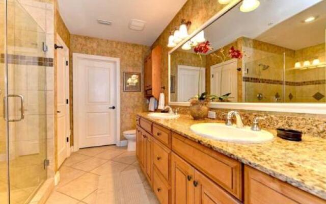 La Casa Denton by RedAwning