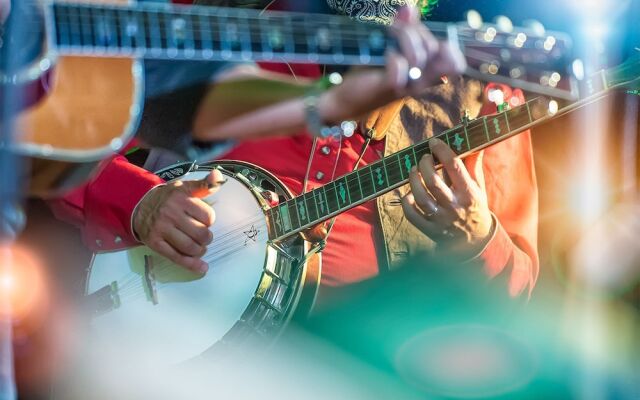 Hip Bungalow - 2 Br Home