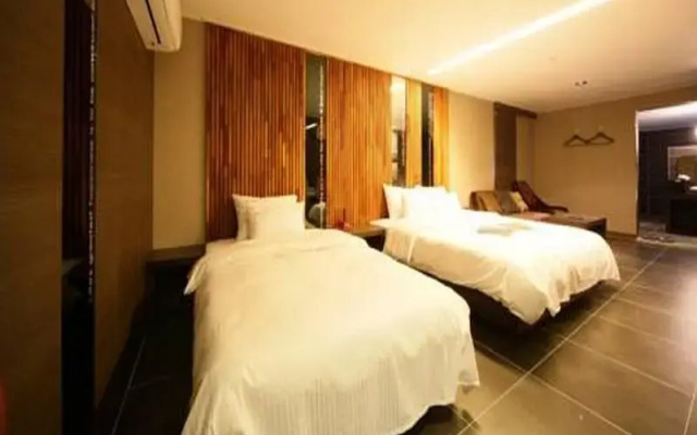 IMT 2 Hotel Wolgot
