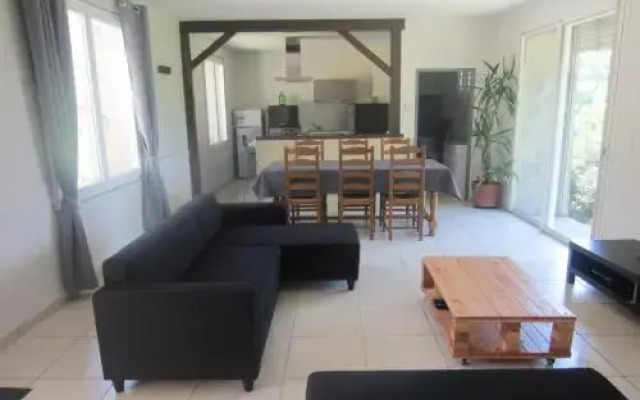 Maison Au Milieu De La Foret