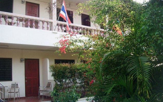 Patong Peace Hostel