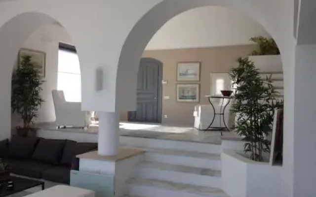 Beautiful Oia Villa