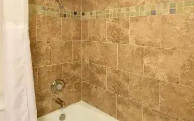 Yosemite West Condos & Properties - 1BR/1BA