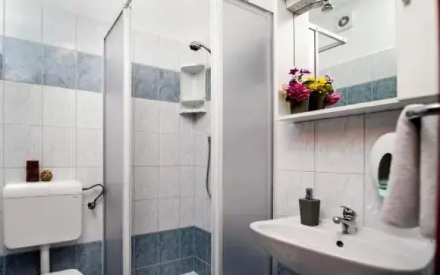 Rooms Ladonja