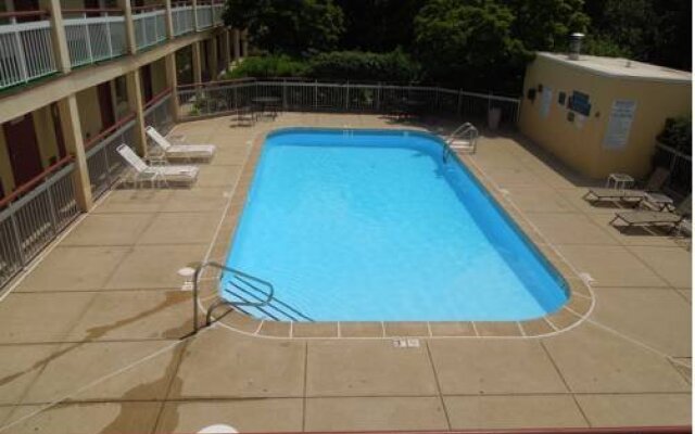 Magnuson Hotel Sharonville