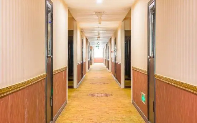 King We Holiday Hotel
