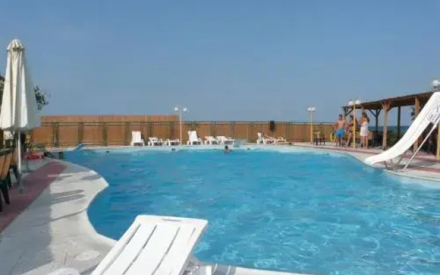 Hotel Stomio Beach