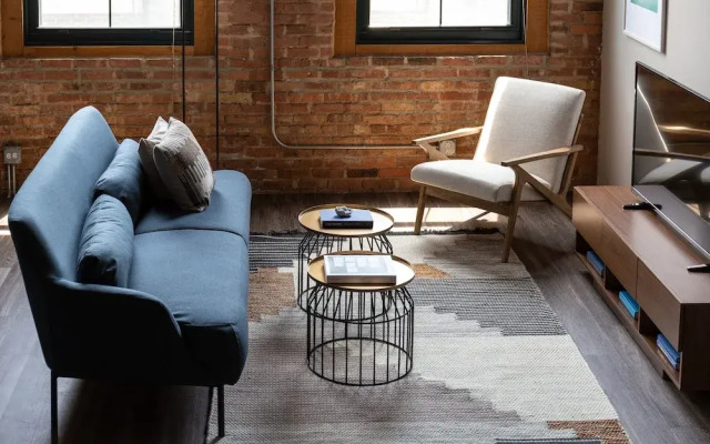 Bright South Loop Suites by Sonder