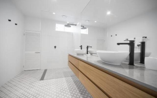 1 37 Marine Pde Wategos Beach Jane's on Wategos