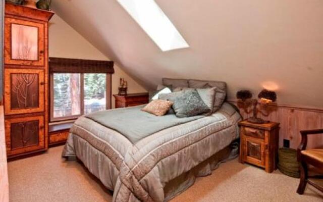 Weil Luxury Vacation Cabin by RedAwning