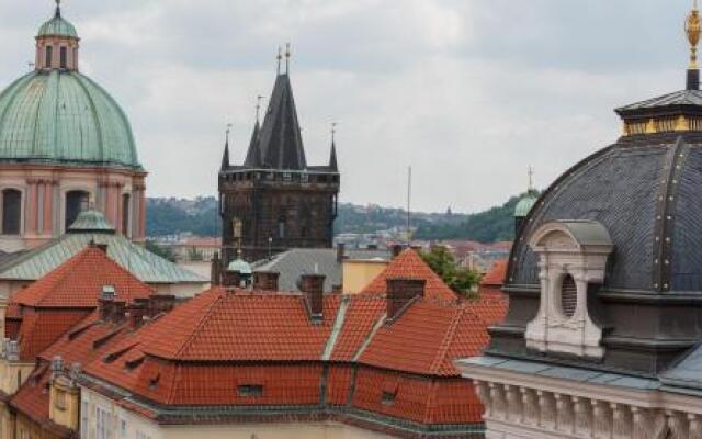 Perfect Days Charles Bridge 3