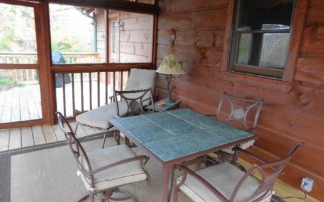 Laurel Haven - 2 Br home by RedAwning