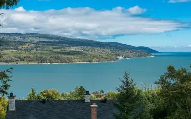 241 - La Côte Fleurie - Les Immeubles Charlevoix