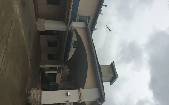 Scottish Inns & Suites Eastex Fwy.