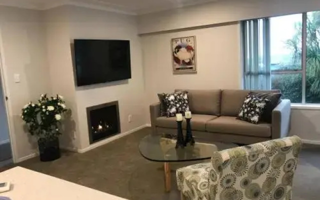 41 Haydn Ave Royal Oak Holiday Home