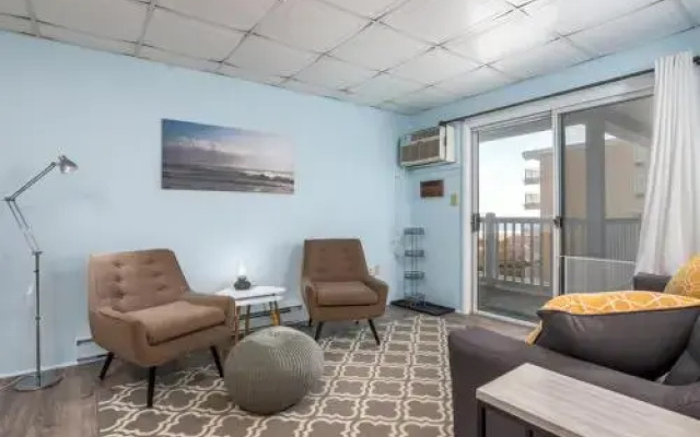 46th St Windjammer 303 2Br Condo