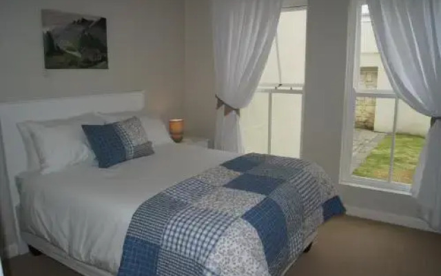 Trafford Cottage on Kingswood Golf Estate