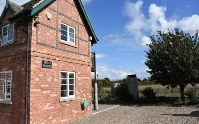 Lincoln Lodge with Private Hot Tub