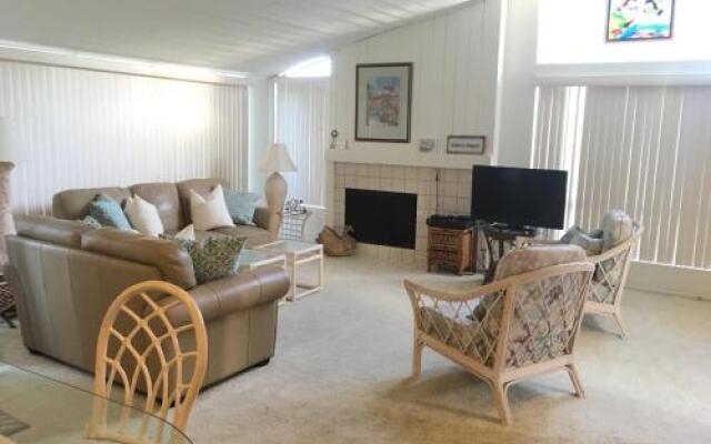 South Sierra - 2 Br Condo