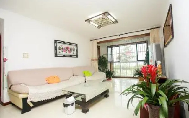 Jinshatan Qinglang Holiday Hotel