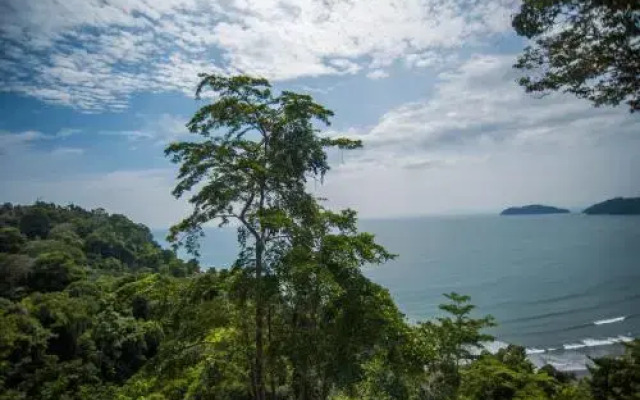 Sandra Condo in Jaco Bay