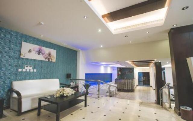 Lafontaine Al Safwa Suites