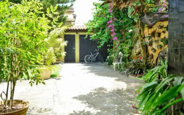Suíte no jardim - Praia dos Anjos