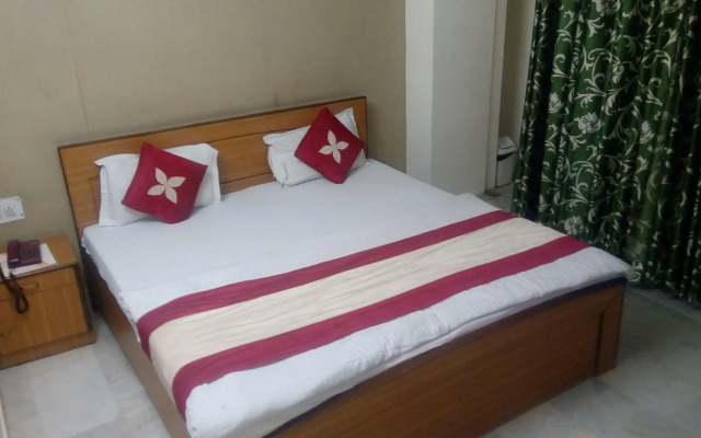 Hotel C M Regency