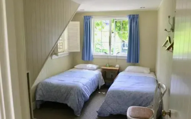 Akaroa Country House