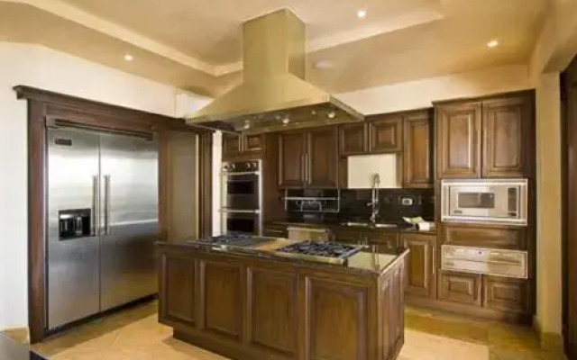 Spacious Luxury Beachfront Villa in Playa Flamingo