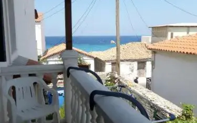 Pension Eleni Studios