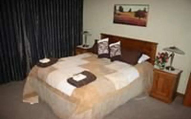Pete's Farm Stay B&B and Cottage