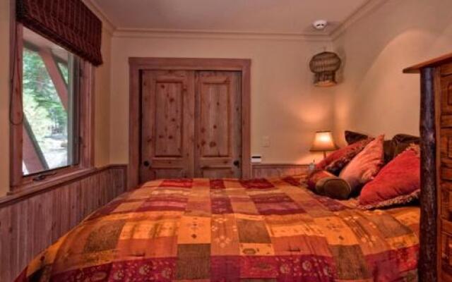 Weil Luxury Vacation Cabin by RedAwning