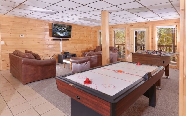 Life Of Luxury 12 - Eight Bedroom Cabin