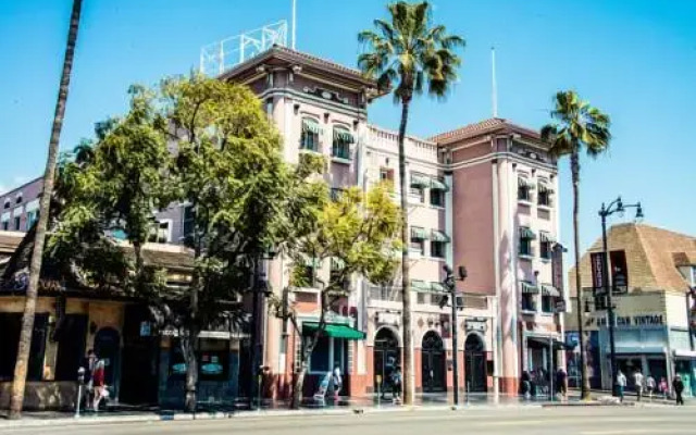 Hollywood Garden Apartment