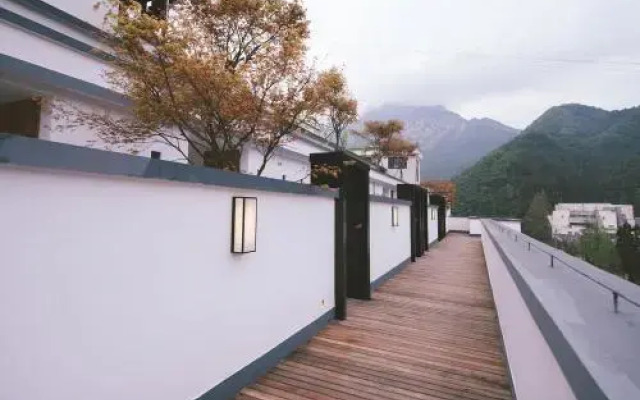 Huangshan Lotus Villa