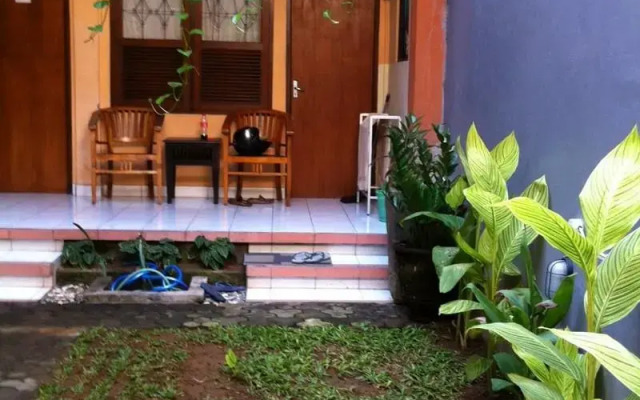 Kartika Ayu Beach Inn
