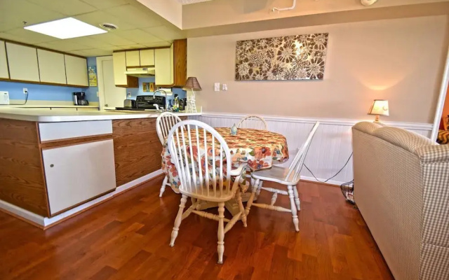Silver Moon 403 2 Br condo by RedAwning