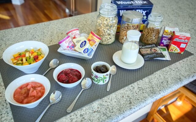 Glenelg on King Bed & Breakfast