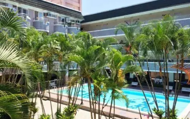 Enjoy Life Youth Hotel